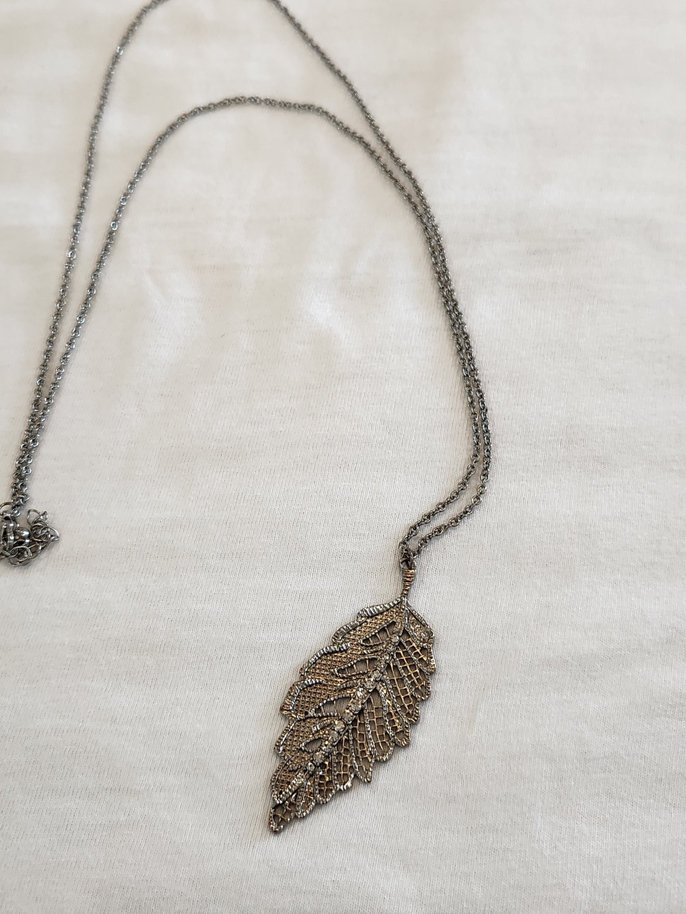 Delicate Filigree Leaf Pendant Necklace - Silver Tone